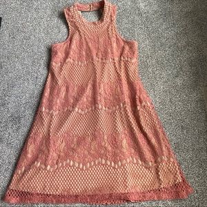 Sleeveless salmon lace dress
